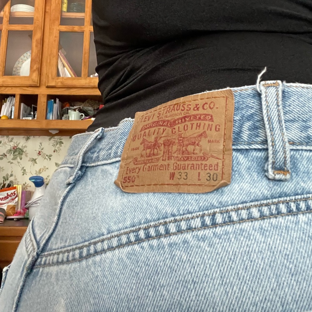 Vintage Levi Shorts - Picture 8 of 10